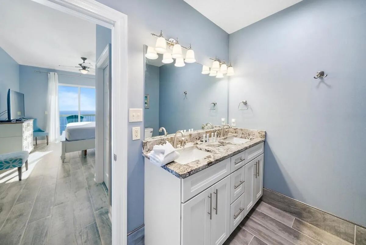 Calypso 2306W Penthouse Vip Parking And 2 Sets Of Beach Chairs Panama City Beach Apartment