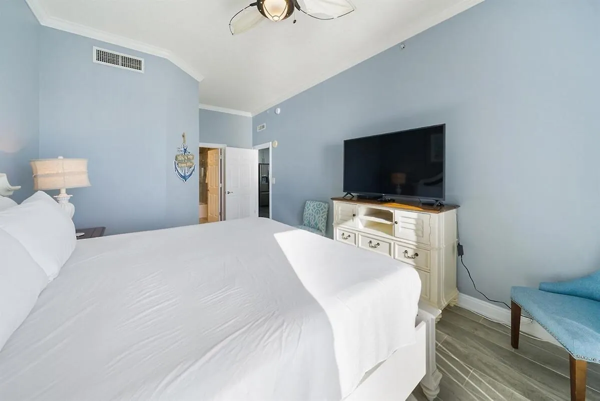 Calypso 2306W Penthouse Vip Parking And 2 Sets Of Beach Chairs Panama City Beach Apartment